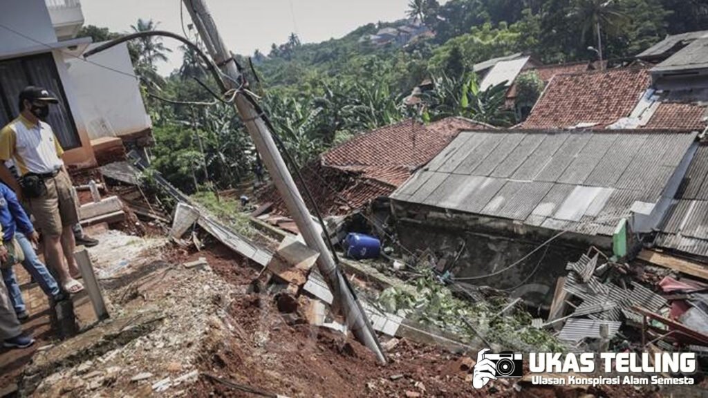 Korban Tewas Akibat Tembok Longsor di Cianjur